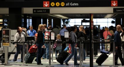 Suspenden programas que agilizan la revisión en aeropuertos por cierre parcial del Departamento de Seguridad