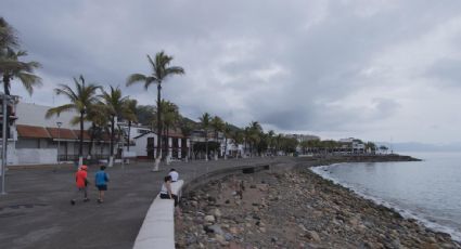 Se forma la tormenta tropical "Olaf" frente a costas de Jalisco; prevén fuertes lluvias en 6 estados