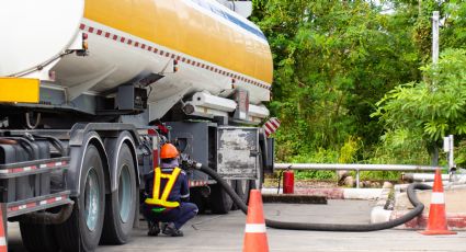 El 35% del consumo de combustible en México es de contrabando, denuncia el SAT