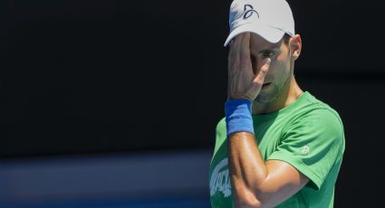 Djokovic aún no será deportado de Australia y el domingo defenderá su caso ante la justicia