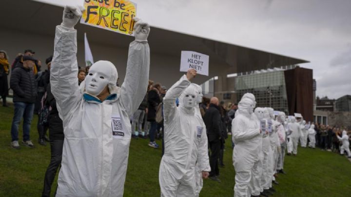 Protestan en Holanda contra las medidas de confinamiento por los contagios de Covid-19
