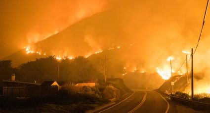 Reportan incendio forestal en California; cierran autopista y obligan a evacuaciones