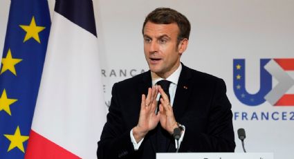 “Mi responsabilidad es dar la voz de alarma”, dice Macron sobre su advertencia de "fastidiar" a los antivacunas en Francia