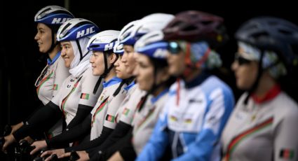 Mujeres refugiadas de Afganistán exigen libertad para poder hacer deporte en su país; disputan carrera ciclista y piden apoyo al mundo