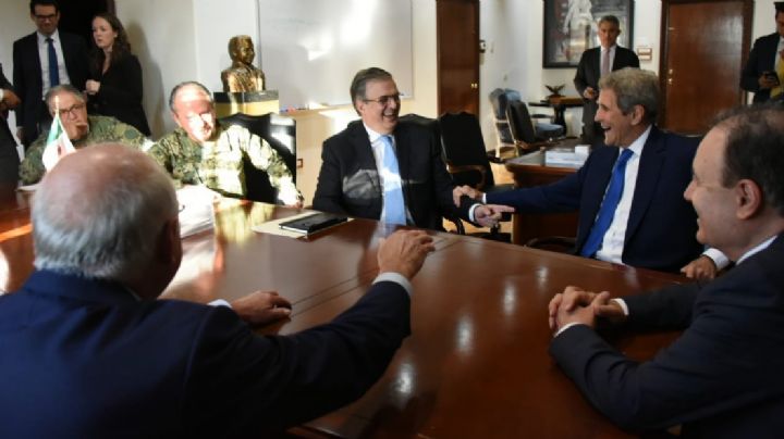 AMLO se reúne con John Kerry en el Palacio de Gobierno de Sonora