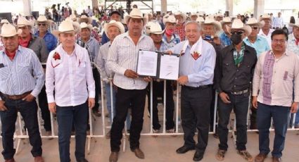 Durazo aprovecha visita de AMLO a Sonora para pedirle apoyo para reparar los caminos en comunidades yaquis