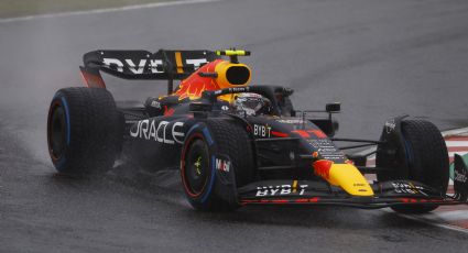 Checo Pérez da cátedra en pista mojada y acaba segundo en un 'corto' Gran Premio de Japón