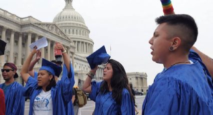 Arizona aprueba norma que permitirá a los "dreamers" en el estado pagar colegiaturas universitarias bajas