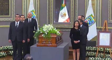 Realizan homenaje de cuerpo presente a Miguel Barbosa en el Congreso de Puebla