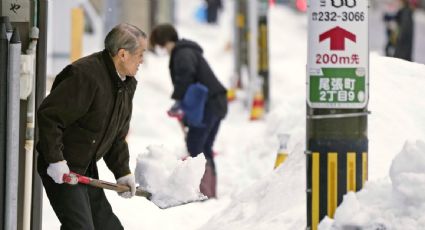 Suman 17 muertos y más de 90 heridos a causa de las nevadas en Japón