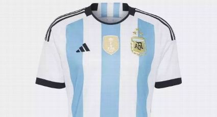 ¡Locura por la albiceleste! Argentina saca a la venta la camiseta del Campeón del Mundo con tres estrellas