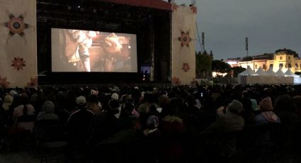 Alrededor de 10 mil personas asistieron a la proyección de “Pinocho de Guillermo del Toro” en el Zócalo