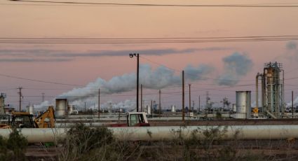 Ken Salazar anuncia una inversión de 2 mil 200 mdd para construir una planta de metanol verde en Sinaloa