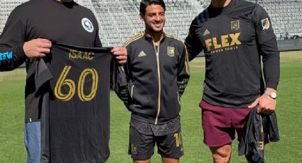 Carlos Vela recibe visita del mexicano Isaac Alarcón y el chileno Sammis Reyes, jugadores de la NFL