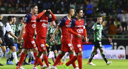 Chivas pasa del gozo al pozo... León gana con gol de último minuto