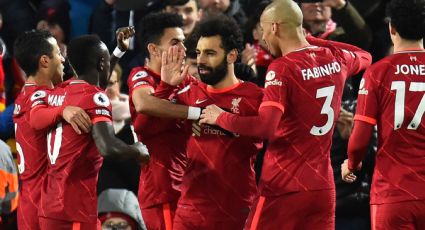 Salah y Mané impulsan al Liverpool con dobletes y presionan al Manchester City en la cima de la Premier