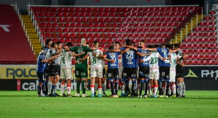 Querétaro y Necaxa reanudan el Clausura 2022 con un abrazo y un llamado unánime contra la violencia