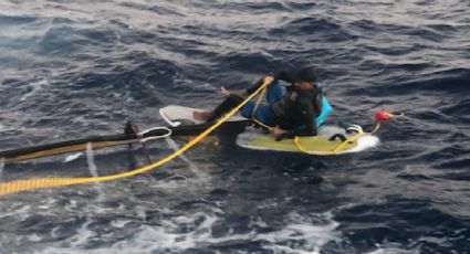 Cubano llega a Florida en una tabla de windsurf y pide atención médica por tener cáncer de colon