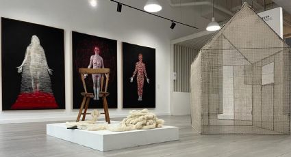Artistas latinoamericanas presentan arte textil en la exposición "El hilo conductor II", en Miami