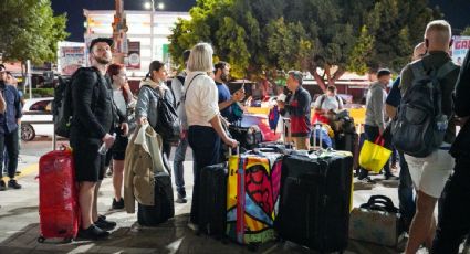 EU devuelve a migrantes ucranianos a México para que tramiten su asilo por internet; activistas piden el mismo trato para latinos