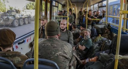 Rusia hace prisioneros a los casi mil militares ucranianos que abandonaron el bastión que fue la siderúrgica en Mariúpol
