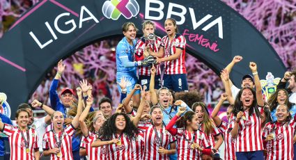 Chivas sufre ante Pachuca, pero alza su segundo título en la Liga MX femenil con récord histórico de asistencia