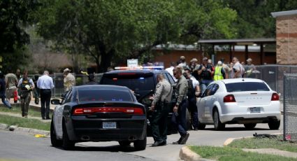 Ken Salazar pide que se prohíban las armas de asalto en EU tras el tiroteo en escuela de Uvalde