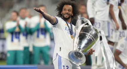 Marcelo, con futuro incierto en el Madrid, levanta la 'Orejona' y celebra su título 25 vestido de blanco