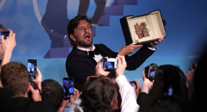 "Triangle of Sadness" gana en el Festival de Cannes: Alfonso Cuarón le entrega la Palma de Oro a Ruben Östlund