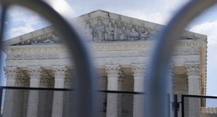 Corte Suprema determina que migrantes detenidos con órdenes de deportación no tienen derecho a salir bajo fianza