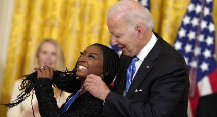 Simone Biles, Megan Rapinoe y otras personalidades reciben la Medalla de la Libertad de manos del presidente Joe Biden