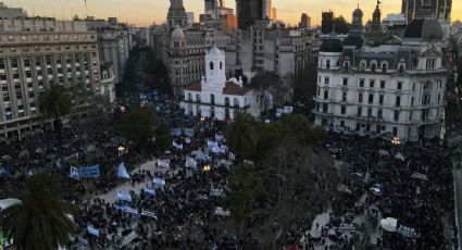 Trabajadores en Argentina se manifiestan para reclamar mejoras en sus ingresos y ayudas estatales