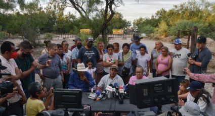 Familiares de trabajadores atrapados en Sabinas exigen conocer las opciones de las autoridades ante el aumento del agua en la mina