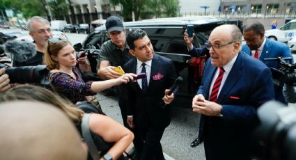 Rudy Giuliani comparece ante jurado que investiga el intento de Trump de revertir su derrota electoral en Georgia