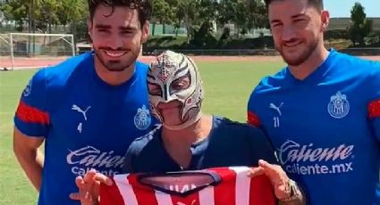 Rey Mysterio visita al Guadalajara y los motiva para ganarle al LA Galaxy "¡Vamos Chivas!"