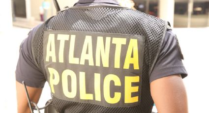 Un hombre atacado por agentes mientras pedía dinero en la calle ganó una demanda de 100 mdd a la policía de Atlanta