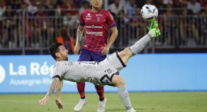 Messi marca su primer gol de chilena y Neymar acompaña con magia en gran arranque del PSG