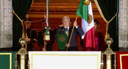 AMLO modifica el Grito de Independencia: "¡Muera la corrupción, el clasismo y el racismo!"