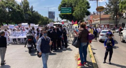 Alumnos de Medicina del IPN protestan para exigir más presupuesto para becas