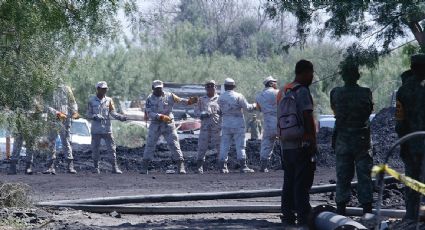 Familiares de los 10 trabajadores atrapados en la mina en Sabinas llevan a cabo una misa en el lugar