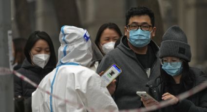 Clínicas en China cancelan vacaciones de fin de año para atender la ola de contagios de Covid-19