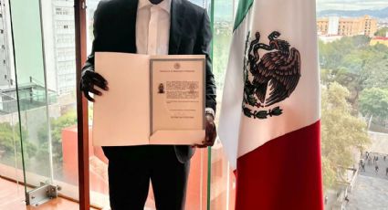 Julián Quiñones recibe su carta de naturalización que lo acredita como mexicano y ya podrá ser convocado al Tri