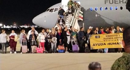 Aterriza en Santa Lucía el primer avión de la Sedena con mexicanos repatriados desde Israel