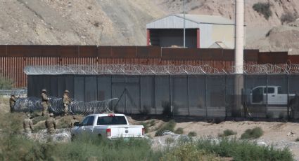Texas extiende la barrera de alambre de púas hasta Nuevo México para evitar el cruce de migrantes desde Ciudad Juárez