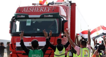 Un segundo convoy con ayuda humanitaria ingresa a la Franja de Gaza por el paso fronterizo egipcio de Rafah