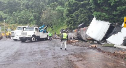 Cierran la Autopista del Sol en ambos sentidos por los deslaves que dejó "Otis"