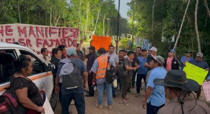 Ejidatarios de Chunyaxche bloquean acceso al aeropuerto de Tulum ante el incumplimiento de acuerdos por parte del gobierno federal