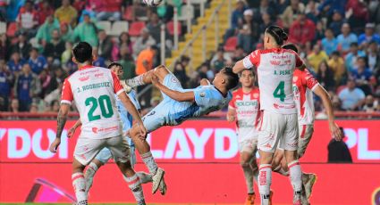 Cruz Azul muestra mucho 'ángel' ante Necaxa y sale del fondo de la tabla con golazo de chilena y triplete de Sepúlveda