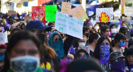 Mujeres marchan en la CDMX con motivo del 25N para exigir un alto a la violencia de género
