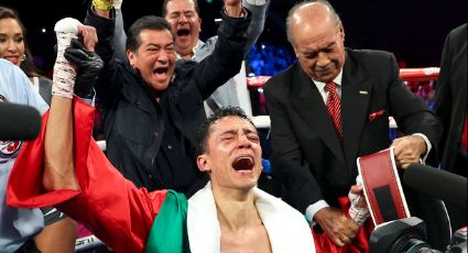 ¡Divino! El mexicano Rafael Espinoza brinda la pelea de su vida y es campeón del mundo en peso pluma